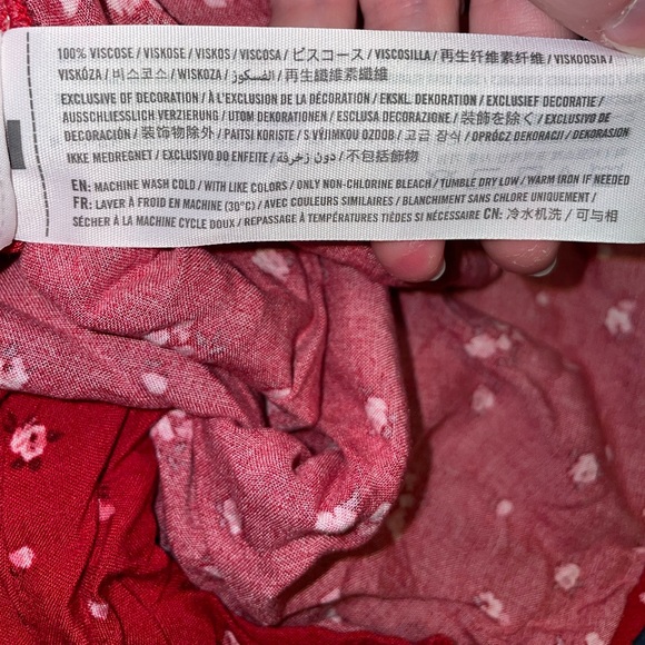 NWOT Hollister Floral Smocked Romper - Picture 9 of 9